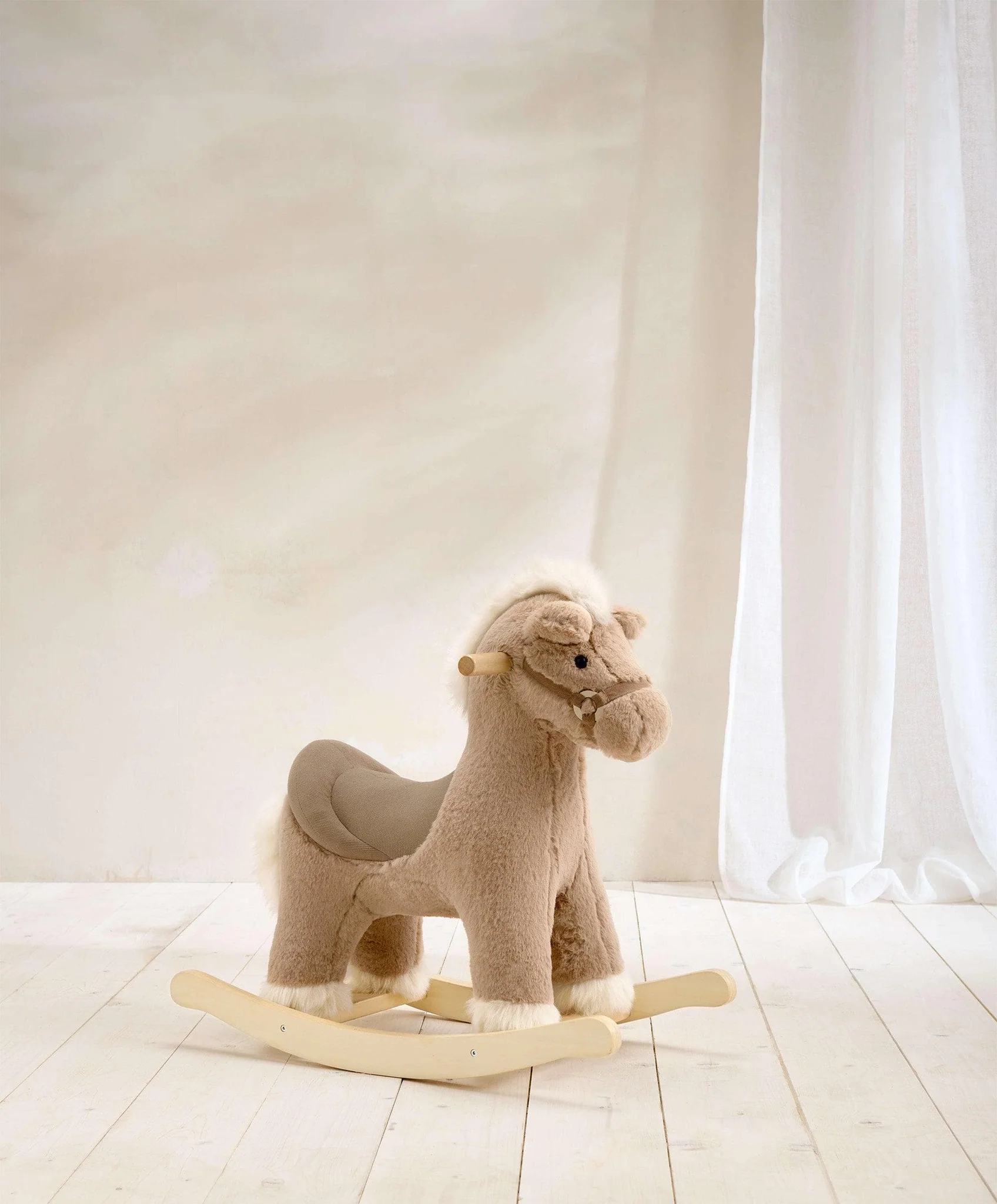 Modern Rocking Horses That Will Look Great In Your Little One’s Nursery